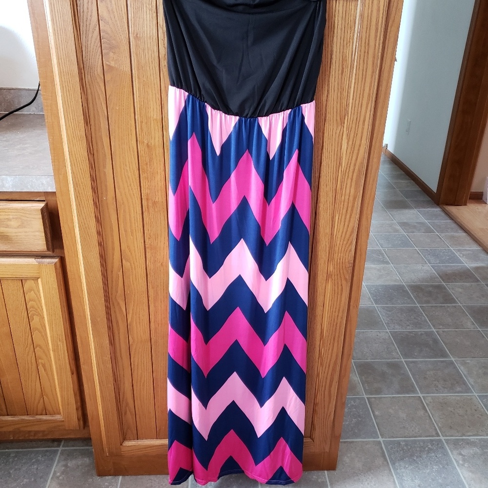 Chevron strapless maxi dress size M fits like L